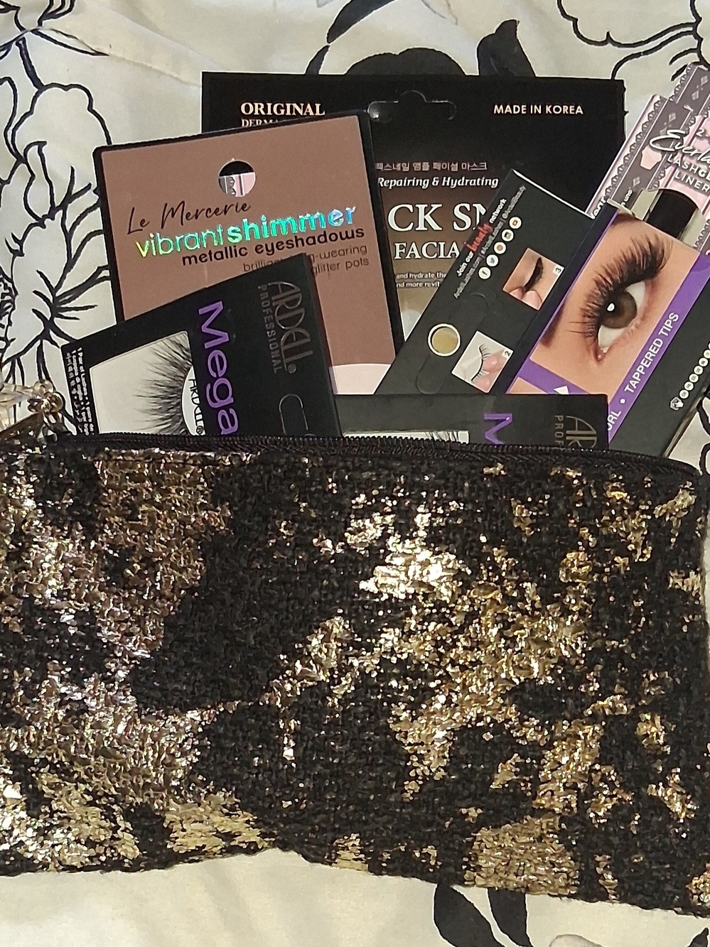 Make Up/ Lash Bundle Sequin Zip Clutch Bag - Black & Gold